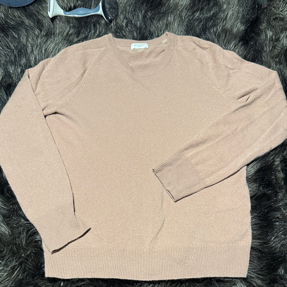 Equipment classic Woman’s Tan Cashmere Crewneck Sweater.